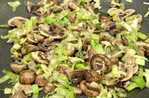 Sauté de Champignons et Poireaux